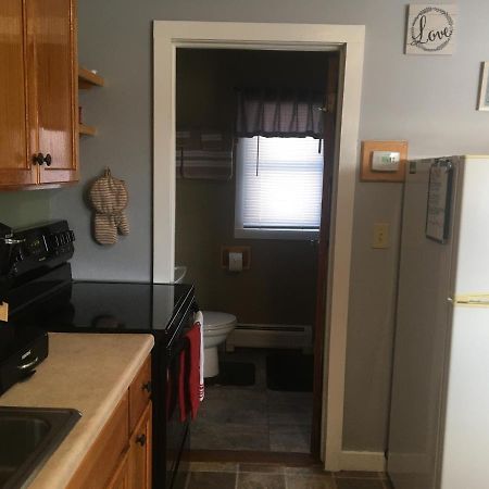 Home Away From Home, Recently Renovated North Troy Екстериор снимка