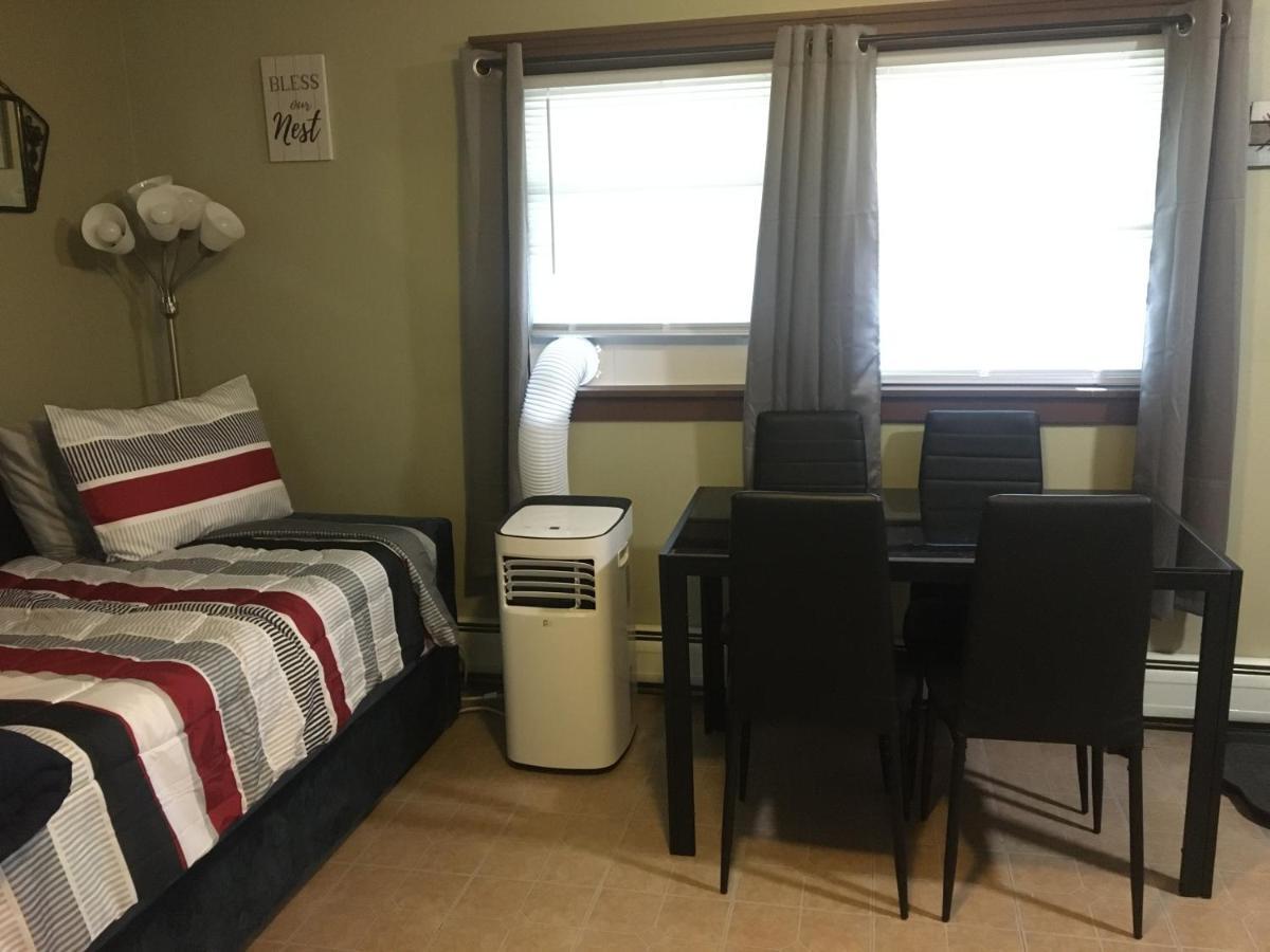 Home Away From Home, Recently Renovated North Troy Екстериор снимка