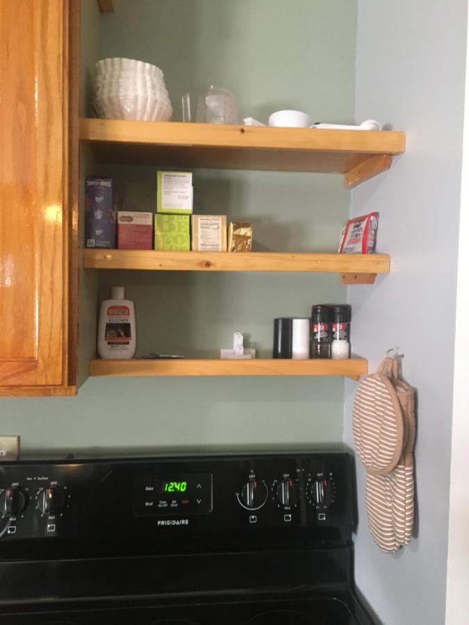 Home Away From Home, Recently Renovated North Troy Екстериор снимка