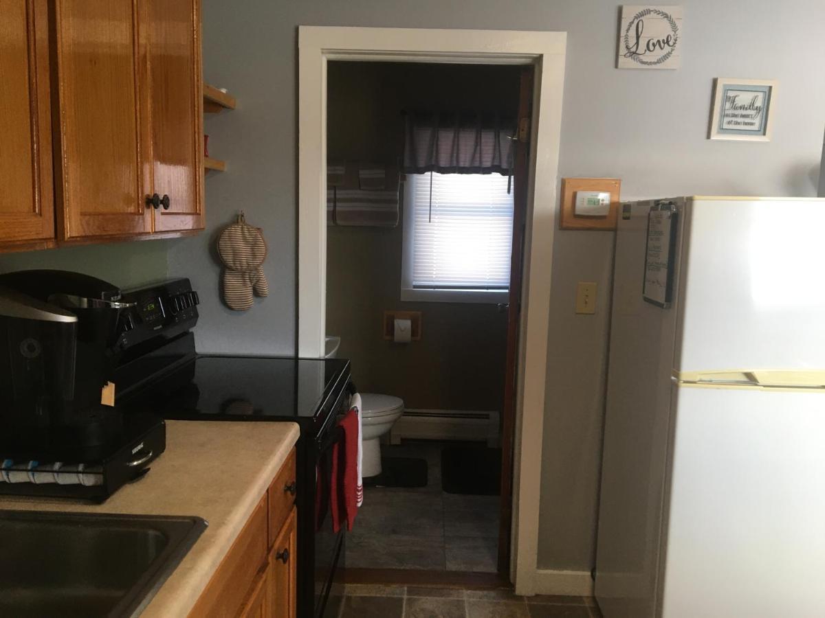 Home Away From Home, Recently Renovated North Troy Екстериор снимка