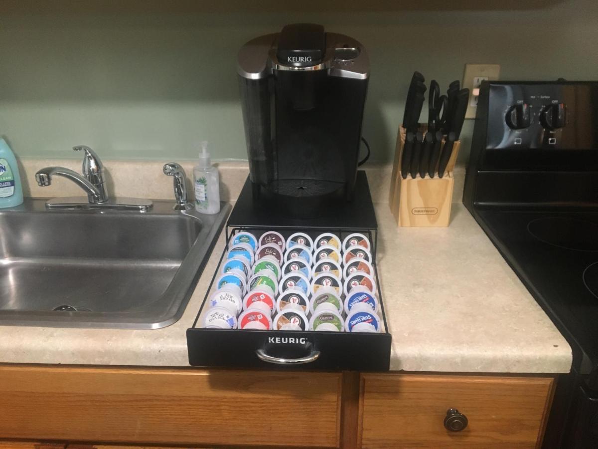Home Away From Home, Recently Renovated North Troy Екстериор снимка